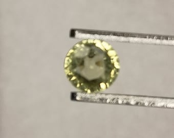 Natural Grossular Garnet from Africa - Round 0.47 Carat - 4 x 2.9 mm