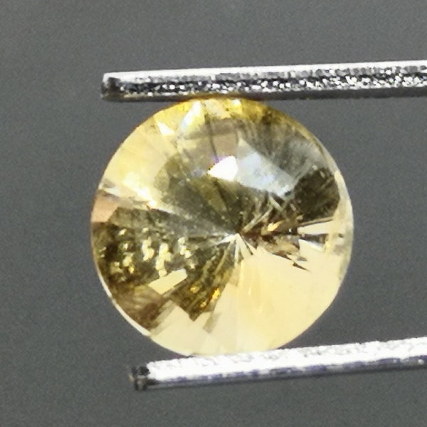 Citrine Chauffée | 7,2 x 5,2 mm | Origine Brésil  | Ronde VS  | 1,22 carat