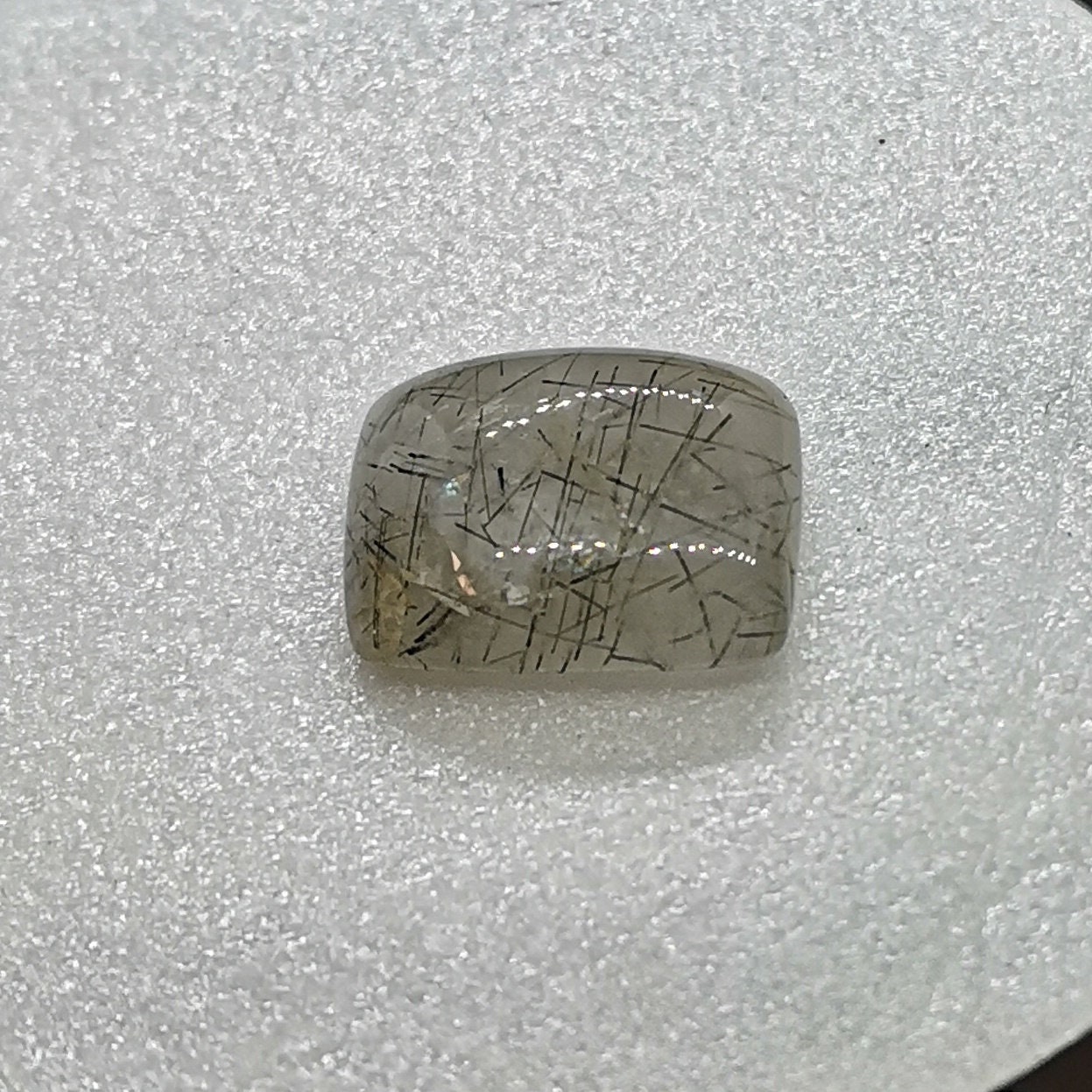 Quartz à Tourmalines - 13.83Cts 17x14x6 mm