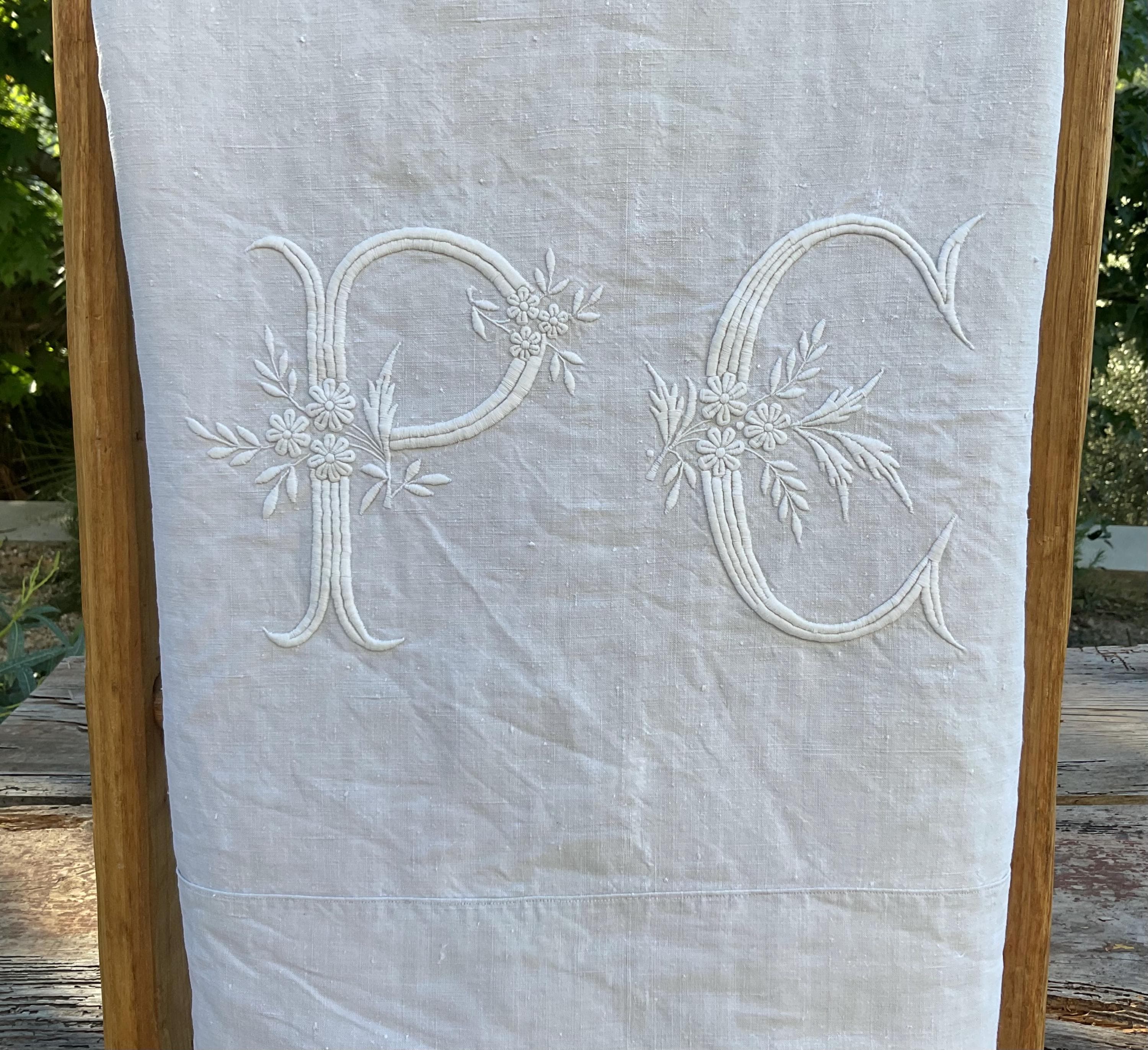 洋書 Monograms and Antique Linens 洋書 Monograms and Antique Linens Monograms and Antique