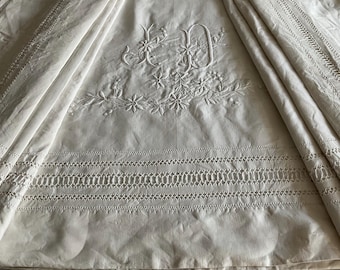 JD monogrammed antique French pure floppy linen sheet, hand embroidered, thread work, return, excellent condition, chateau core
