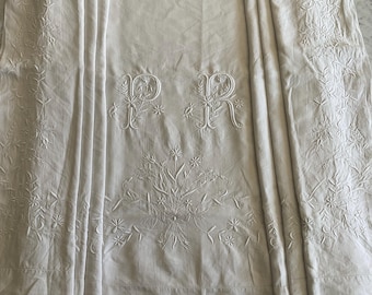 Exquisito bordado, PR monograma, sábana francesa antigua, lino sedoso de peso medio, bordado a mano, excelente estado, regalo único