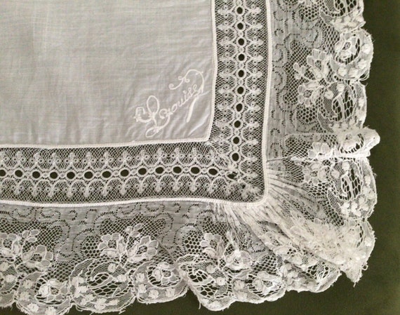 Antique embroidered 'Louise' (bridal) hand kerchi… - image 3