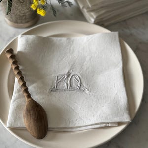 12 BO vintage (unused) French monogrammed cotton satin dinner napkins, hand embroidered, table decor from the 50’s/60’s.