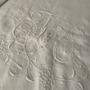 洋書 Monograms and Antique Linens il_300x300.5757600746_dmoc.jpg