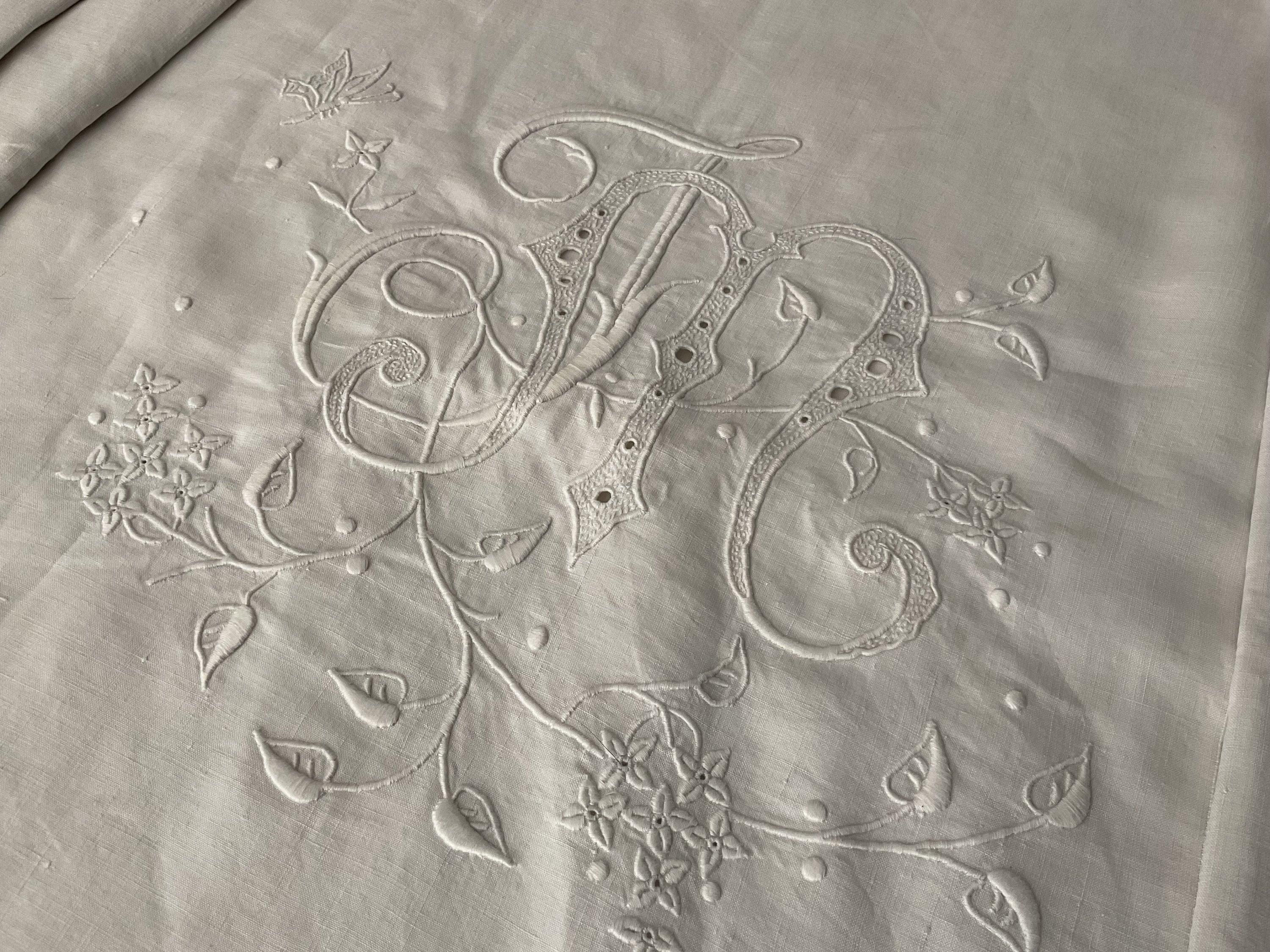 洋書 Monograms and Antique Linens Monograms and Antique Linens Special Preview - Victoria