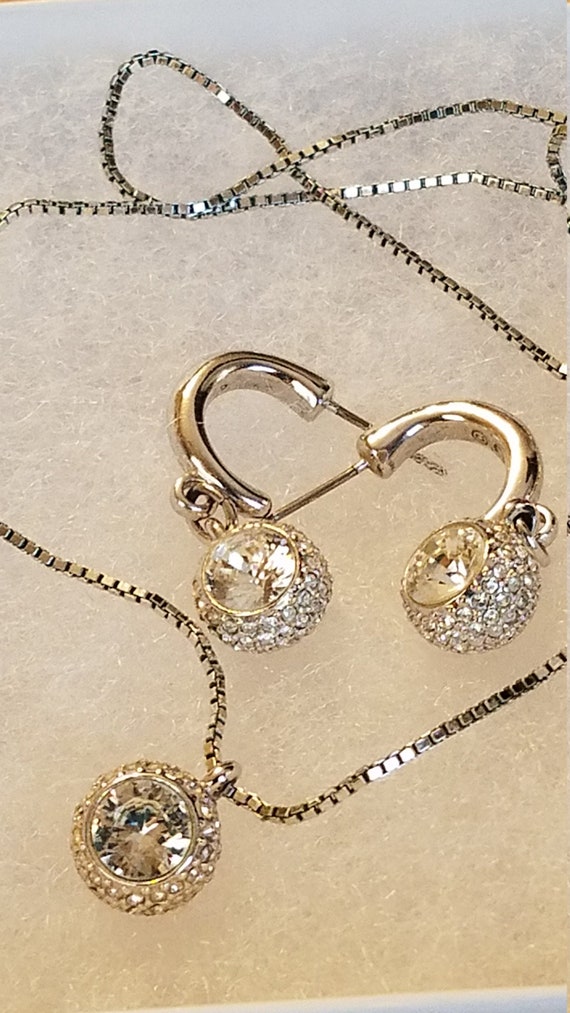 Swarovski necklace and earrings set superb stones