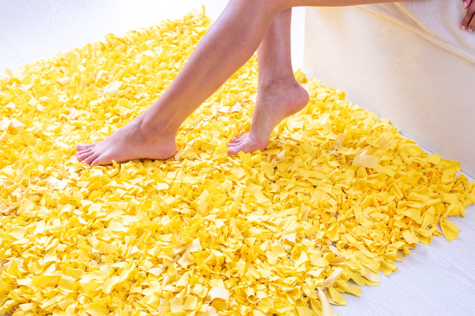 Leuchtend beeindruckender gelber Bodenteppich Rag Rug | Etsy