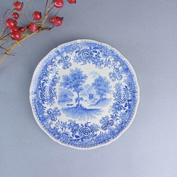 青白花柄波型皿 2枚セット 青白花柄波型皿 2枚セット 青と白の花柄波型