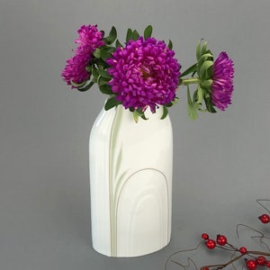 Vintage Royal Doulton white porcelain vase. Made in England in 1982
