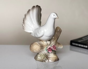 バレンシアのヴィンテージの白い陶器の鳩の置物。スペイン製。20 世紀
