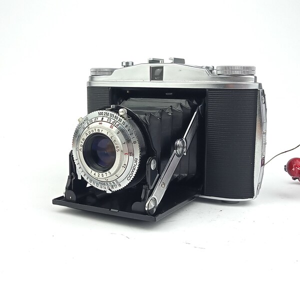 Agfa Isolette II and Agfa Apotar 1: 4,5/ 85 мм  Vintage rangefinder 120 folding  camera