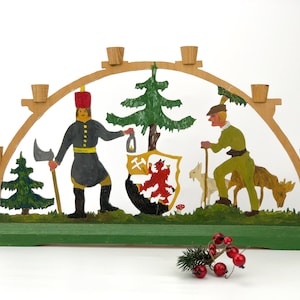 Retro houten kandelaar met kerstthema