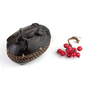 Wood retro decoration jewelry box from 20th century Africa