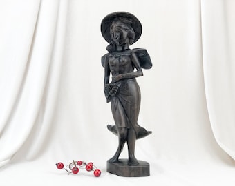 20 世紀のヨーロッパの木彫りの女性像 - Etsy 日本