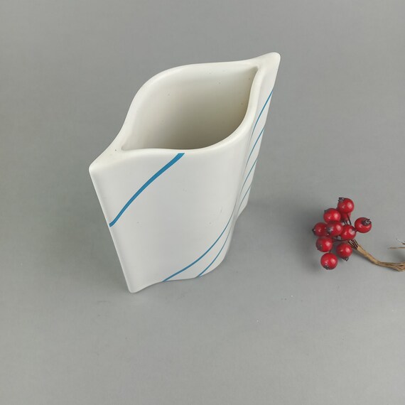 Hoganas Ceramic ヴィンテージ ホワイト セラミック花瓶。スウェーデン