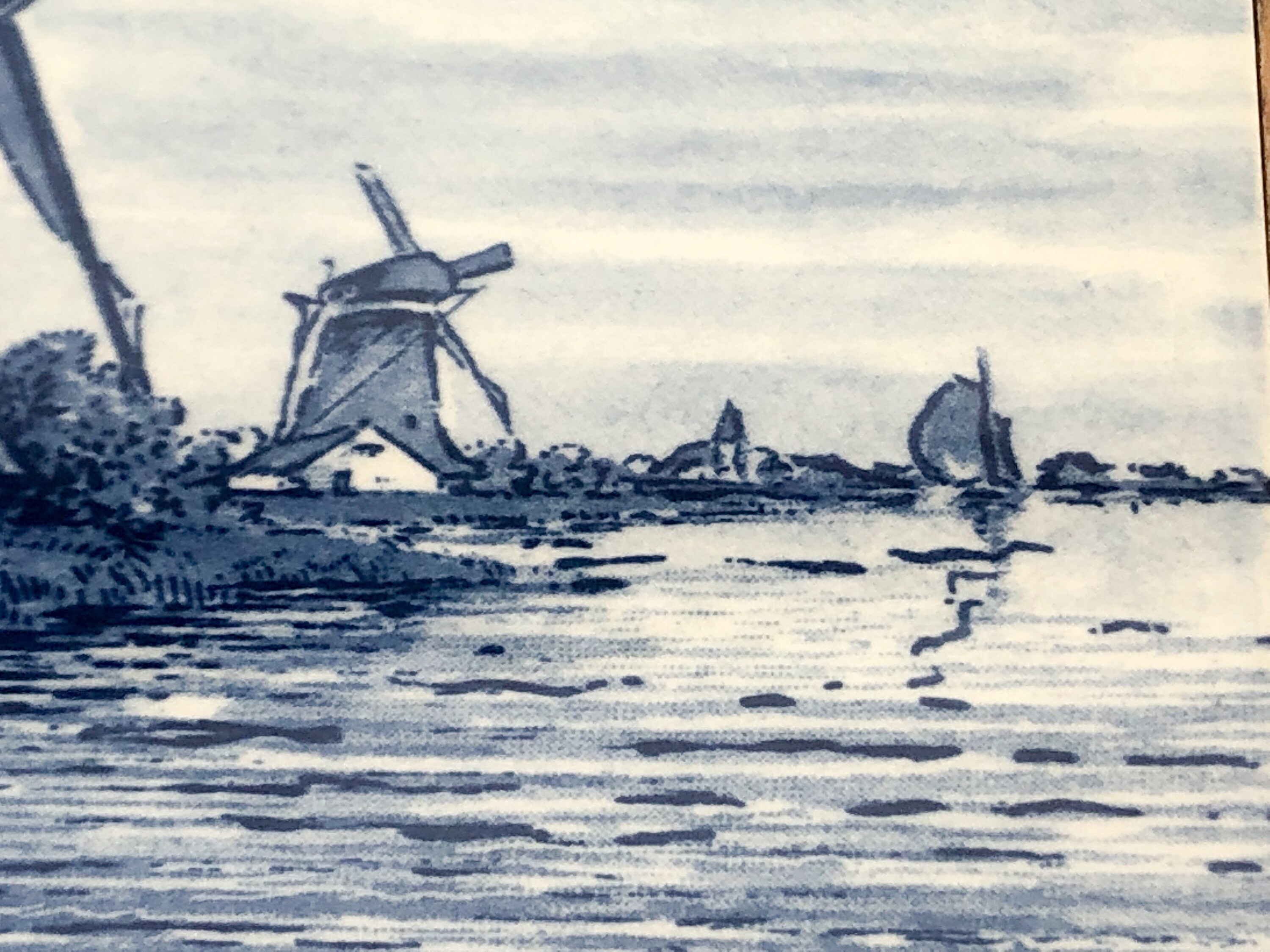 オランダの木製フレームに入った手描きのヴィンテージセラミックタイル