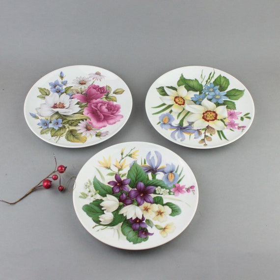 Set of Vintage Decorative Wall Plates With Floral Ornaments. Etsy