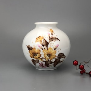 Kaiser vase for flowers made in 20th century Germany