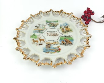 Original vintage souvenir wall author's plate from Canada