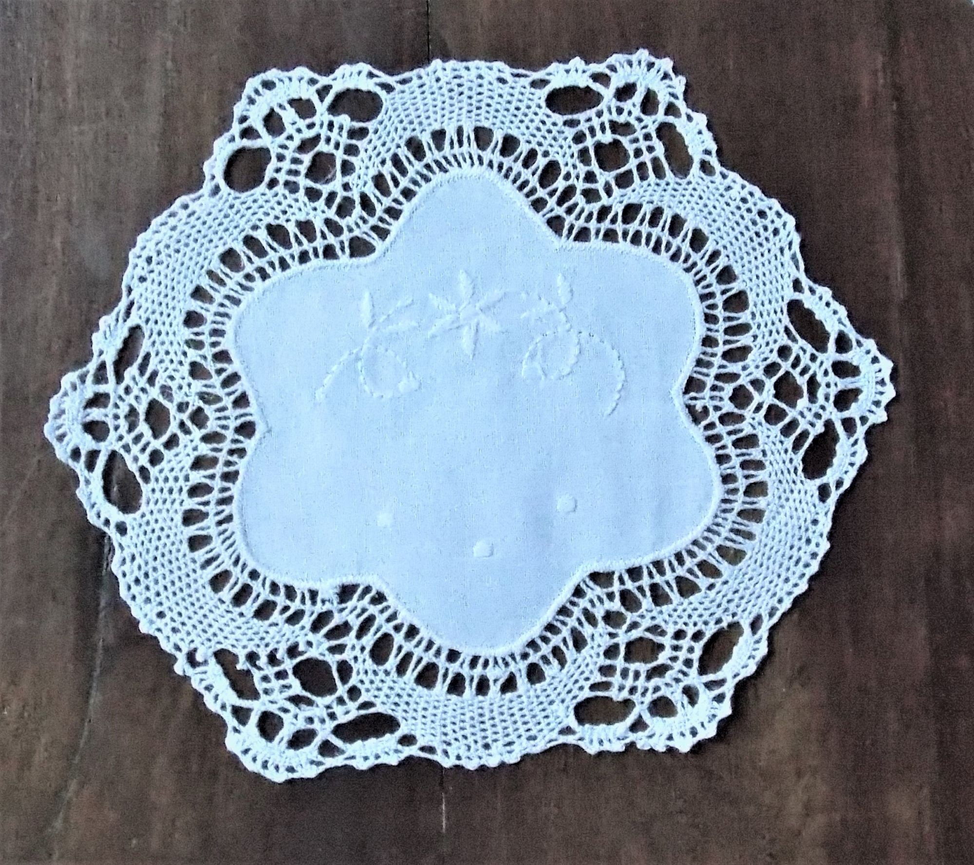 Napperon Brode Main Dentelle Aux Fuseaux Blanc de 20cm Duchesse