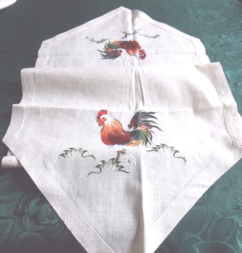 TABLE RUNNER embroidered on rectangular polylinen with pointed finish, roosters 50X150 image 4