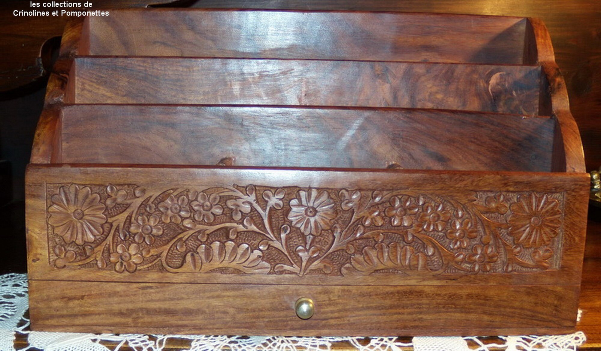 Tri Courrier Sculpte à Tiroirs Fabrication Artisanale en Bois Exotique