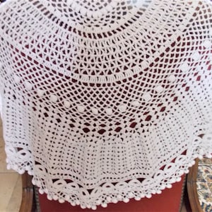 CHALE PELERINE CROCHET main artisanat français pour mariee blanc disponible image 1