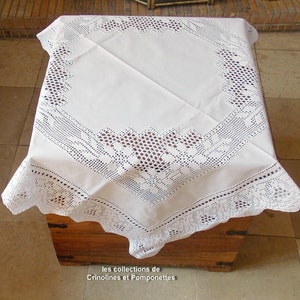 HANDGEHÄKELTE TISCHDECKE, 90 cm, weiße, quadratische Mitteltischdecke auf Ramie-Julie