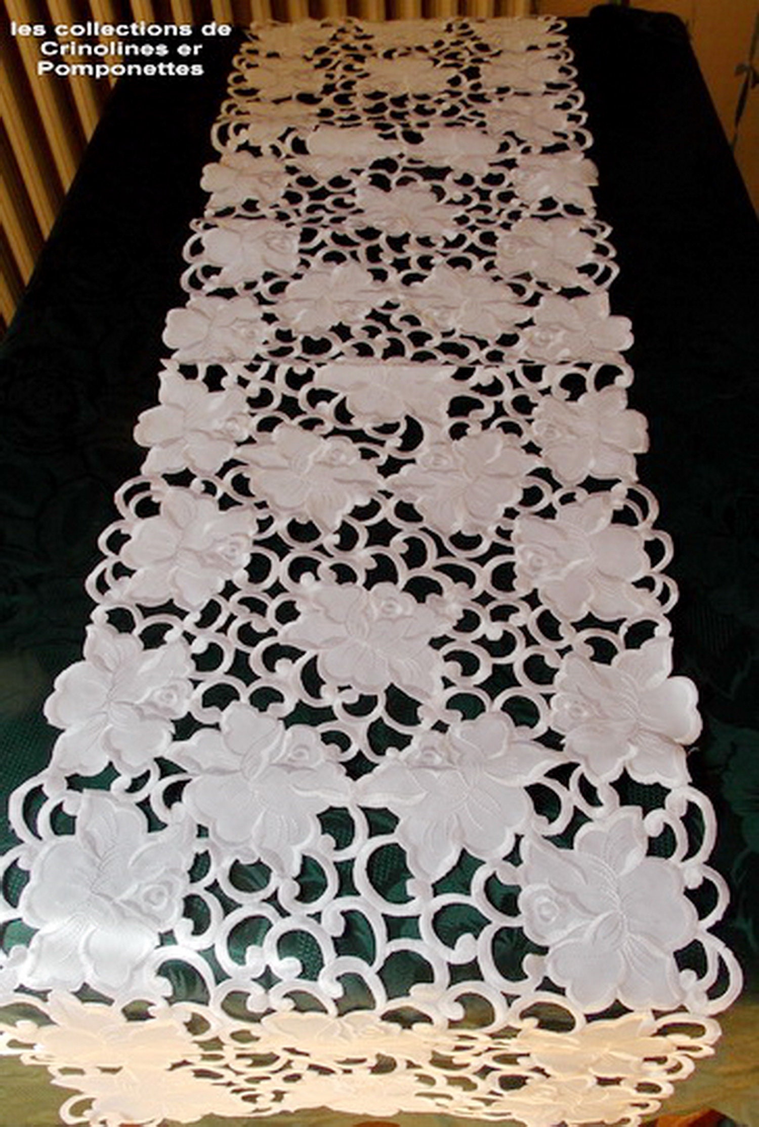 Chemin Brode Roses en Polyester Epais Chemin de Table Rectangulaire 38cm X 138 Blanc