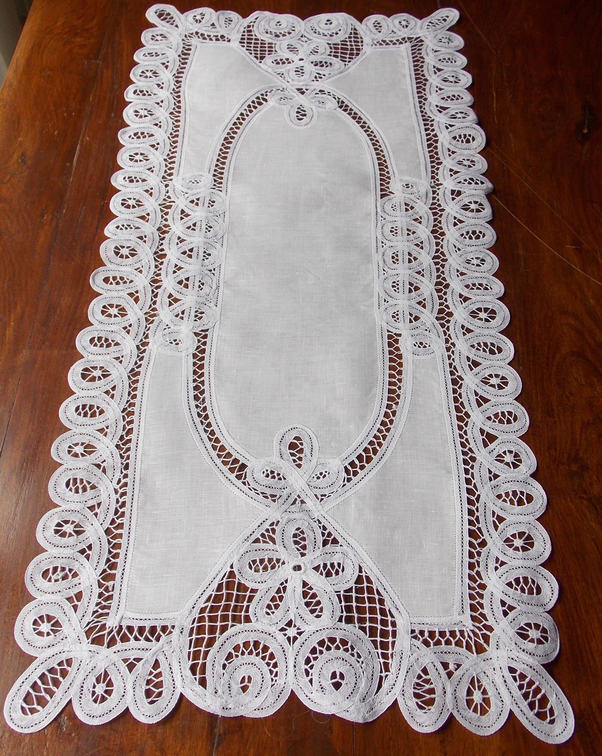 Napperon Dentelle Renaissance Brodé Main sur Lin 35x75 Rectangulaire