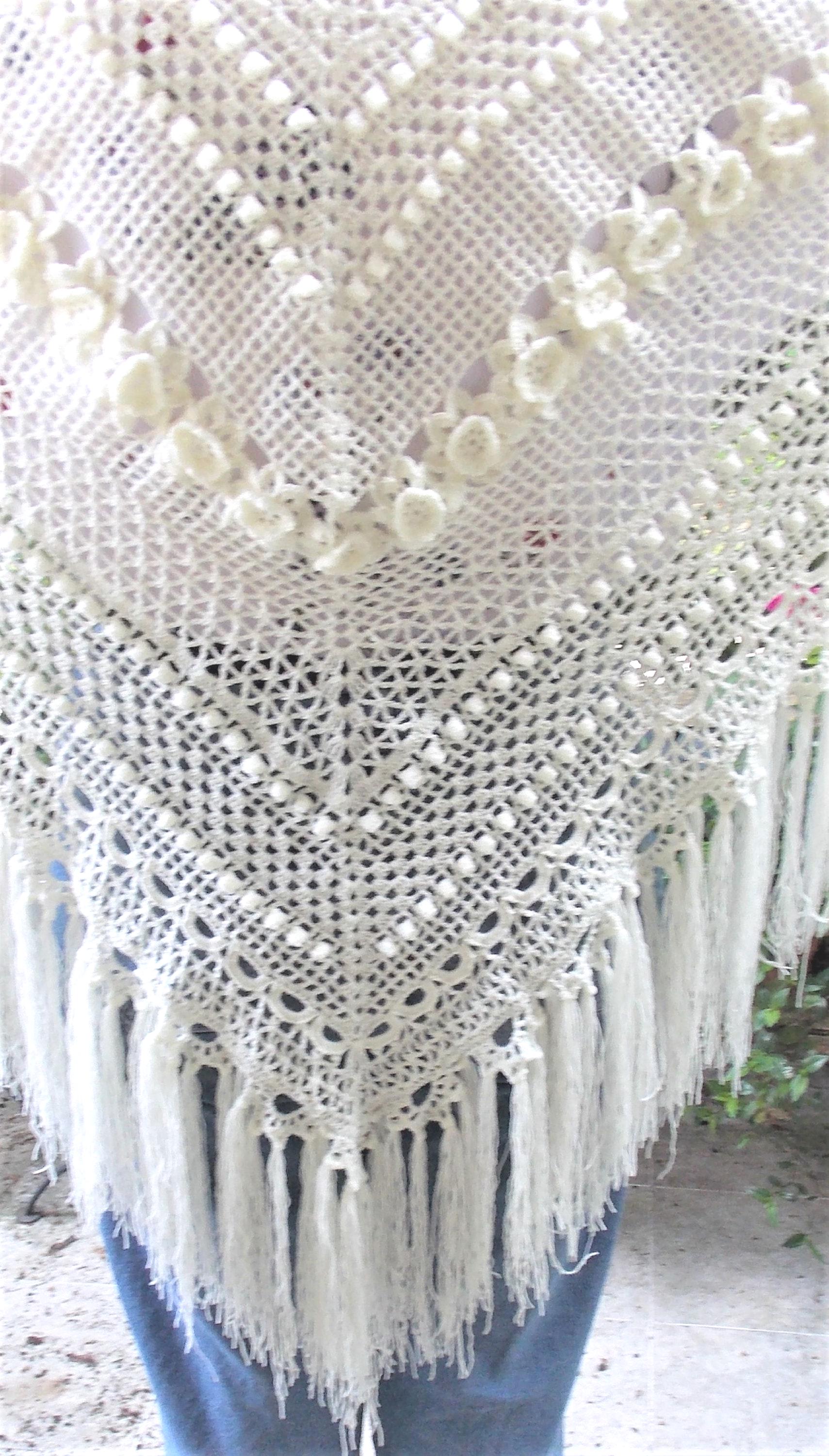Châle Crochet Fait Main En France Par Sylvette Raisonnier - Collection Eurydice - Noir