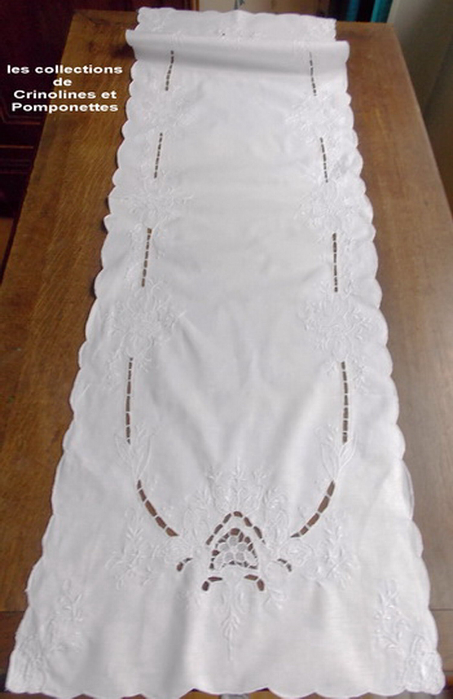 Napperon Brode Main Broderies