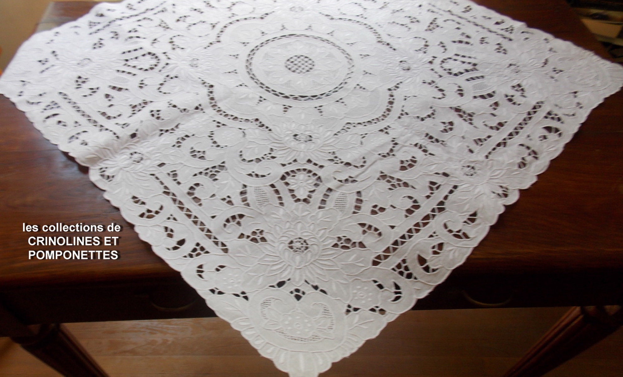 Napperon Surnappe Brode Main Richelieu Royal sur Lin Carré de 85 cm Blanc Aphrodite