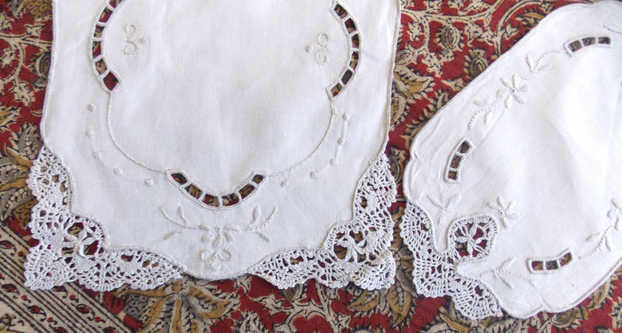 2 modèles de petits napperons à réaliser en dentelle aux fuseaux - Loisirs créatifs