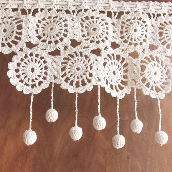 CROCHET CURTAIN, HANDMADE, French craftsmanship, Sylvette Raisonnier design, Little Kitten pattern, 30cm x 20cm