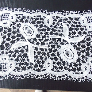 NAPPERON DENTELLE BRUGES  aux fuseaux  rectangulaire blanc    28x42