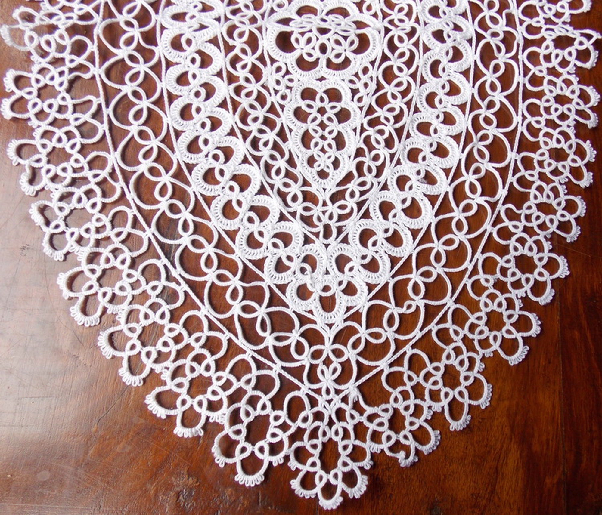 Napperon Brode Main Dentelle Frivolité à L'aiguille Ovale 35x50 Blanc