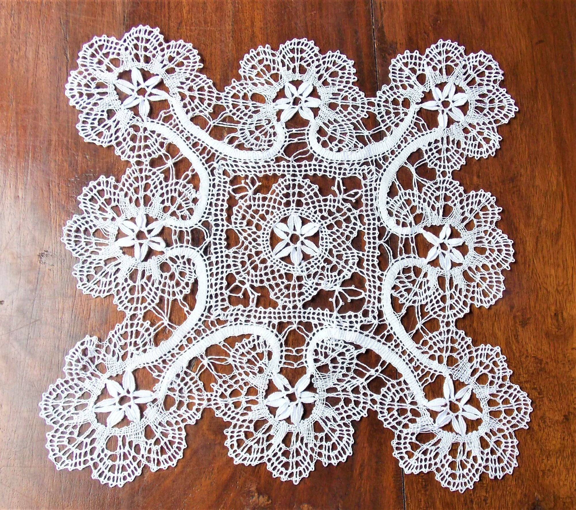 Napperon Brode Main Dentelle Aux Fuseaux Blanc Très Précieux Carré de 19x19