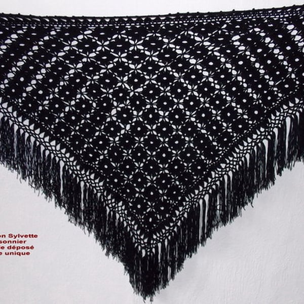 CHALE   CROCHET  fait main création Sylvette Raisonnier artisanat français agate noir sur commande