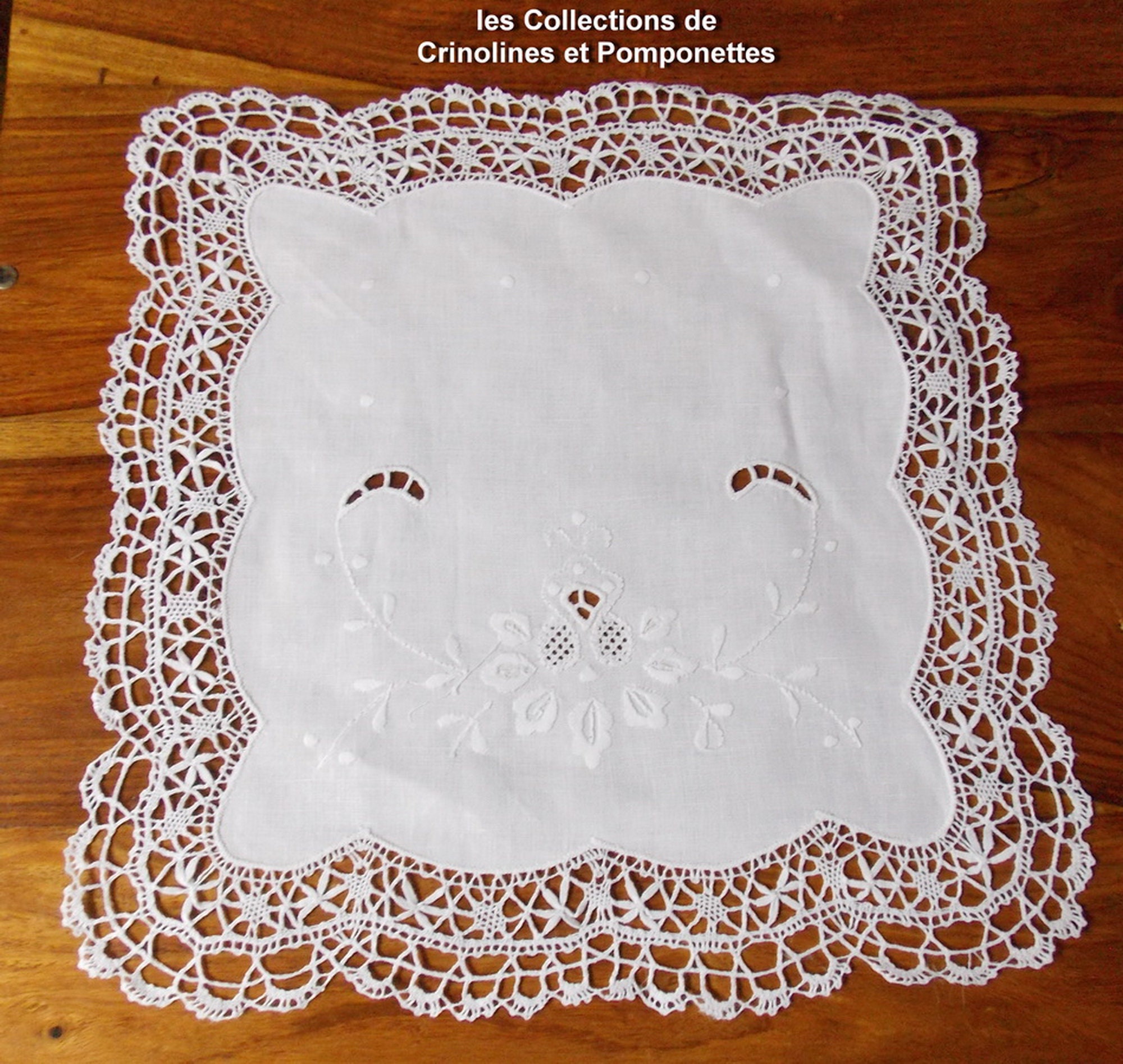 Napperon Brode Main Dentelle Aux Fuseaux Point de Cluny Blanc Carre 35 sur Lin Blanc