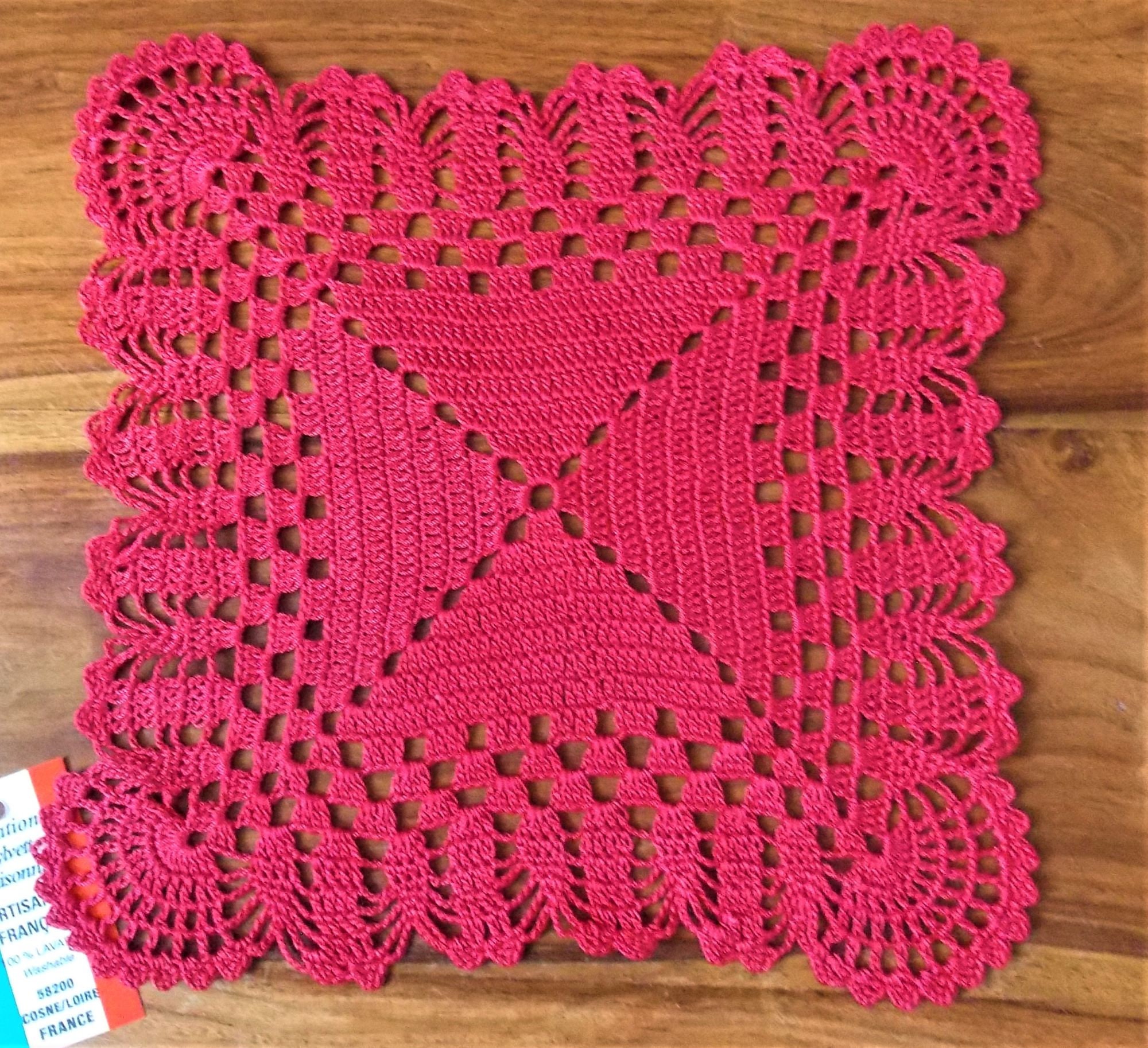 Napperon Crochet Main Artisanat Français Création Sylvette Raisonnier Carré de 24cm Rouge Tomate