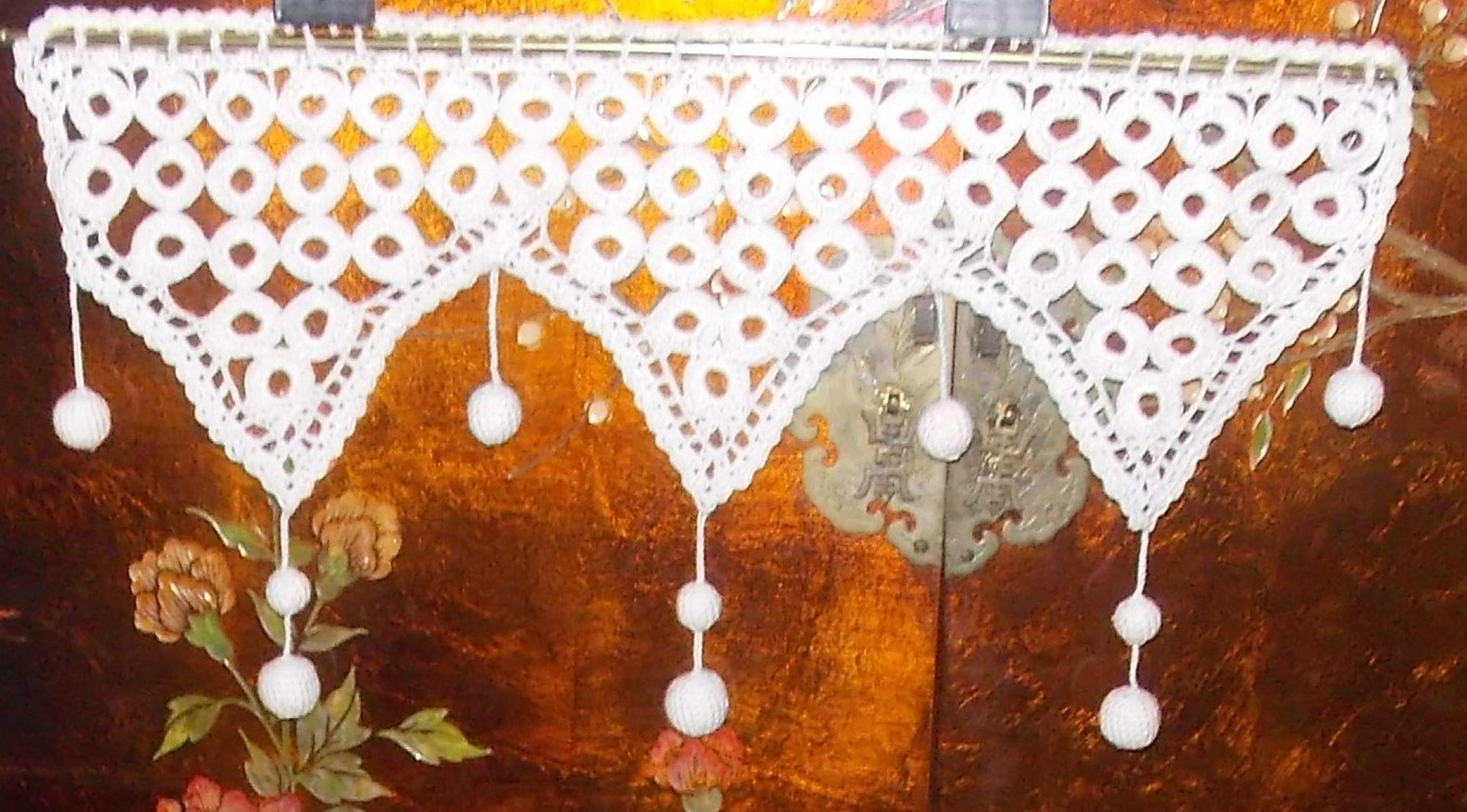RIDEAU brise bise CROCHET MAIN brise bise artisanat français création sylvette Raisonnier petits yeux du chat