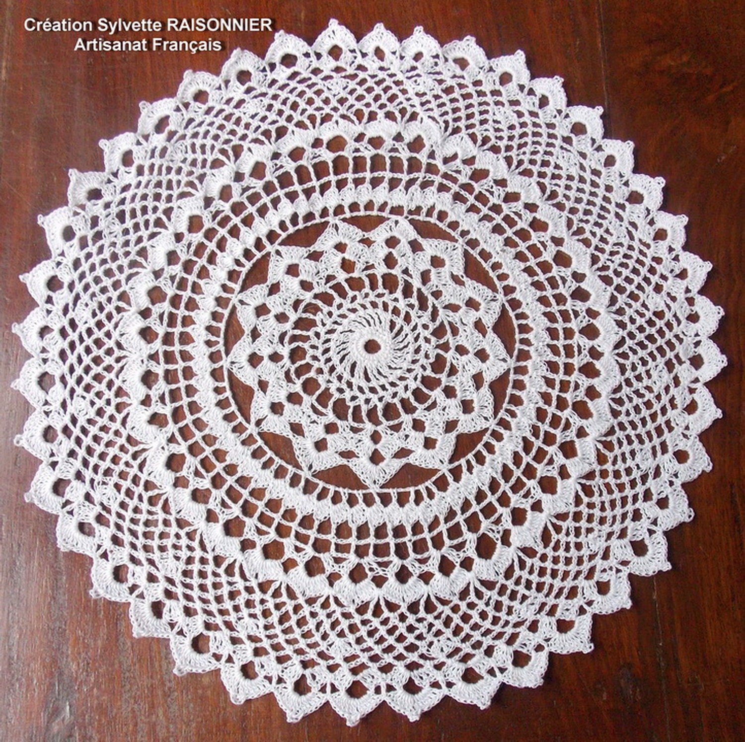Napperon Crochet Main Artisanat Français Création Sylvette Raisonnier Rond Blanc de 28cm
