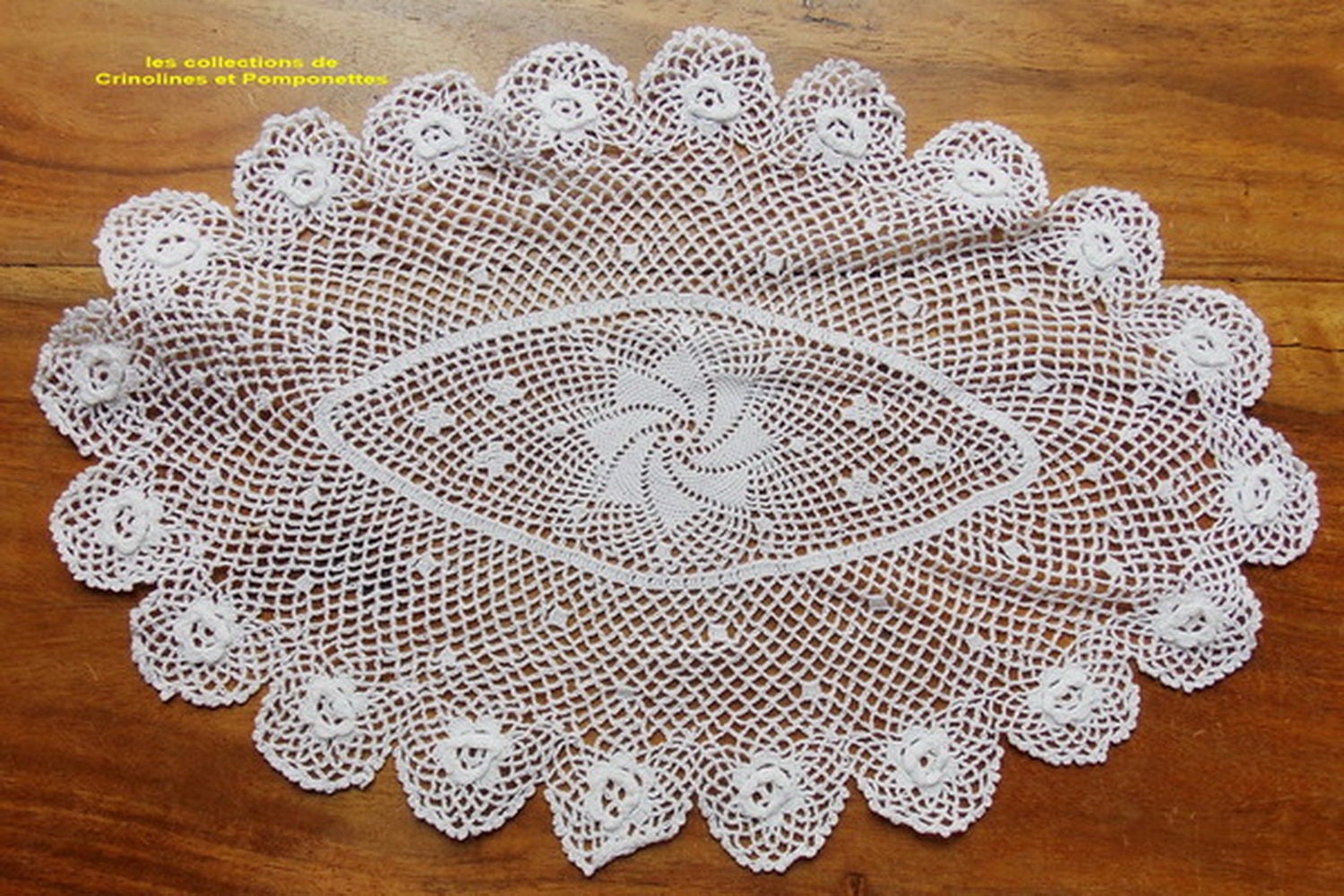 Napperon Crochet d'art Fabrication Artisanale Fil Fin Ovale 20x30 Blanc