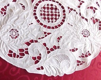 HAND EMBROIDERED PLAYMON on linen royal white brogue embroidery round 35cm gady