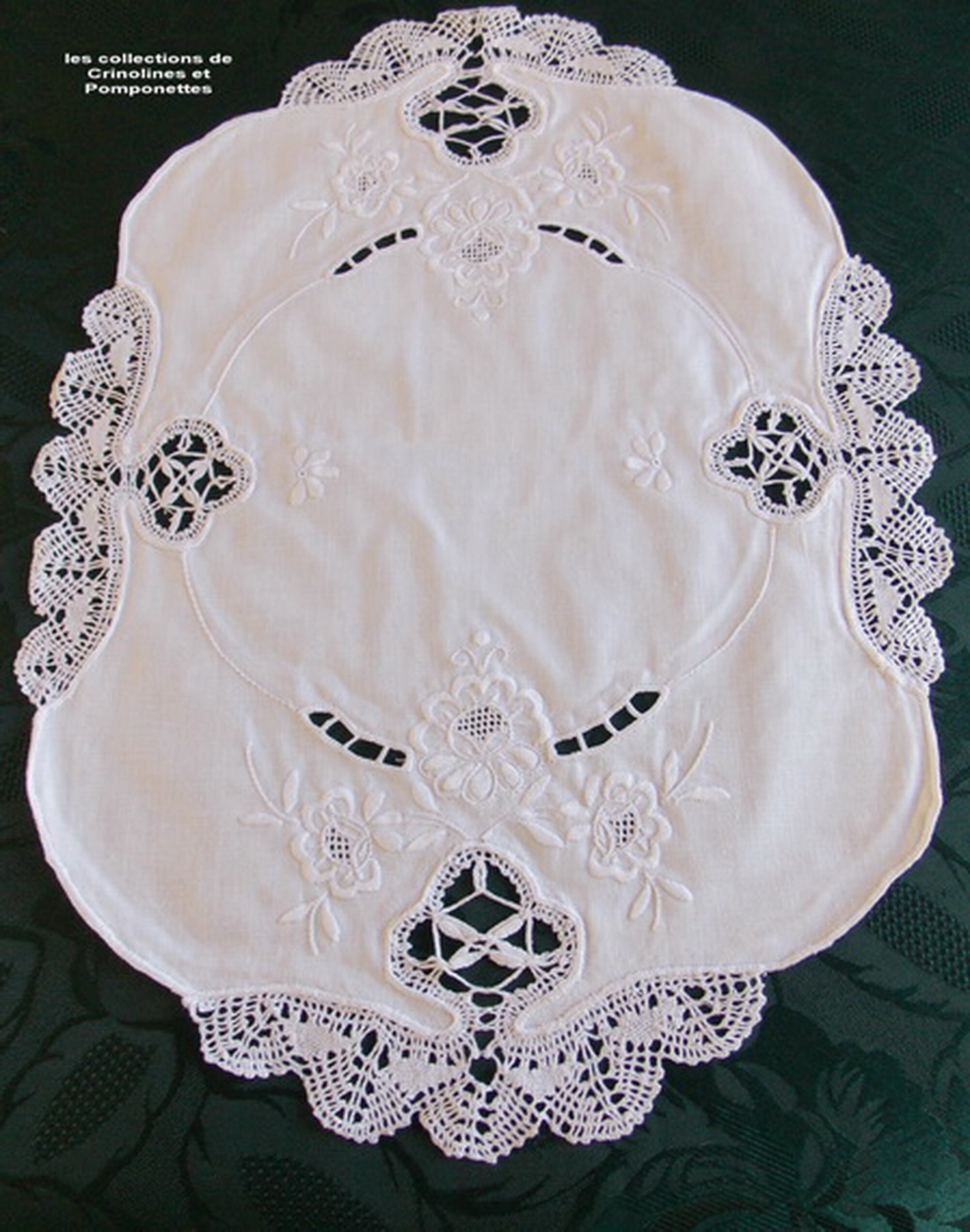 Napperon Brode Main Dentelle Aux Fuseaux Point d'esprit Dinan Ovale Blanc 32x45