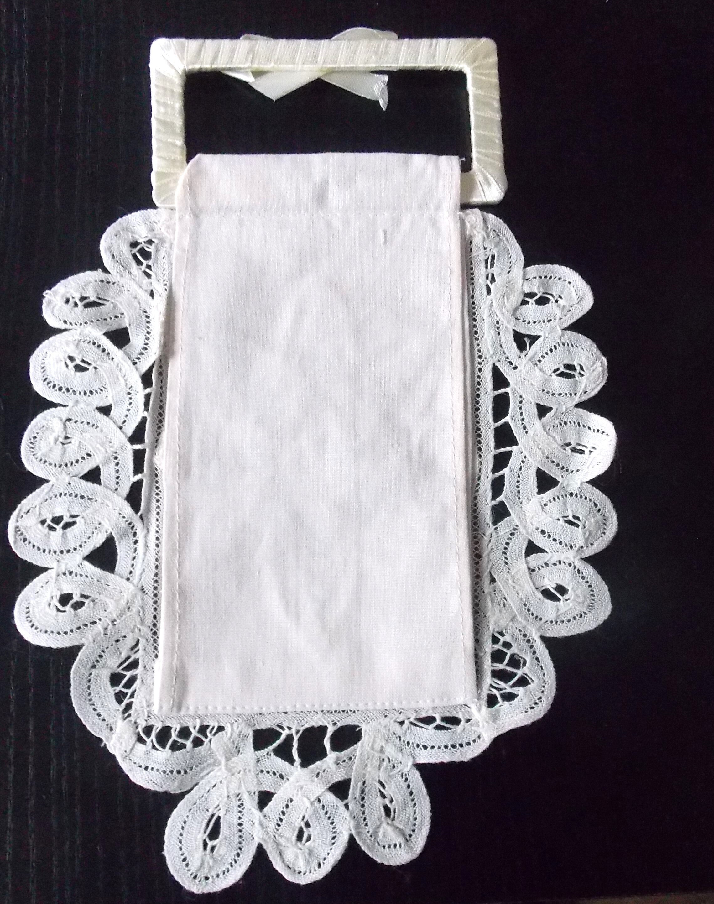 Porte Rouleaux WC Dentelle Renaissance – Broderie Main Coton Blanc 2 Places – Crinoline