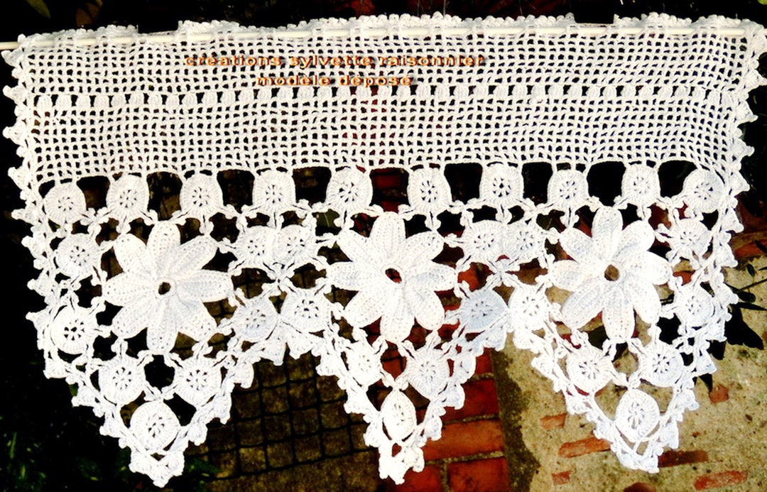 Napperon Rond Au Crochet – Création Sylvette Raisonnier – Artisanat Français, 28cm