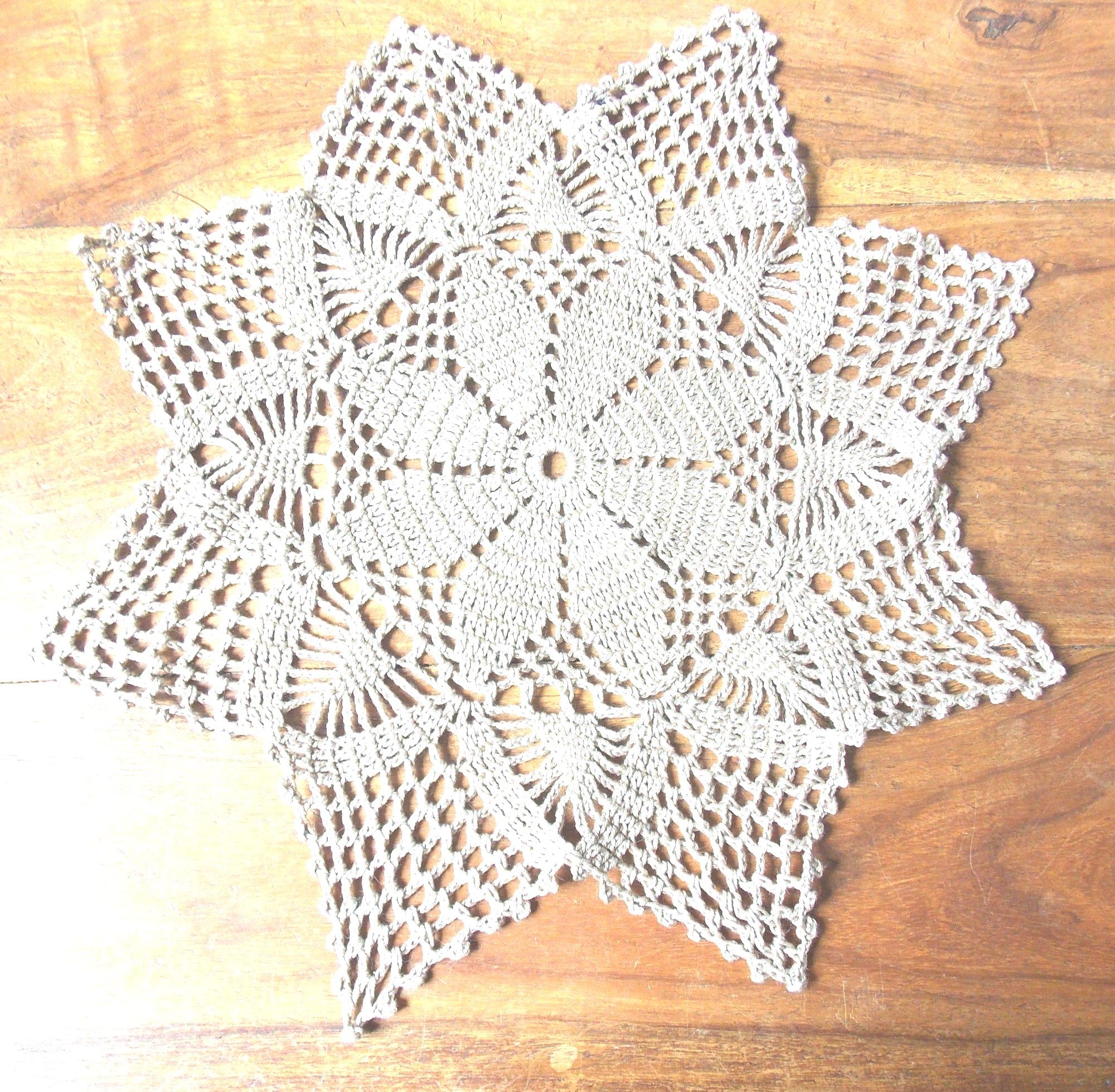 NAPPERON CROCHET d'ART CREATION SYLVETTE RAISONNIER ARTISANAT FRANCAIS ROND33 cm